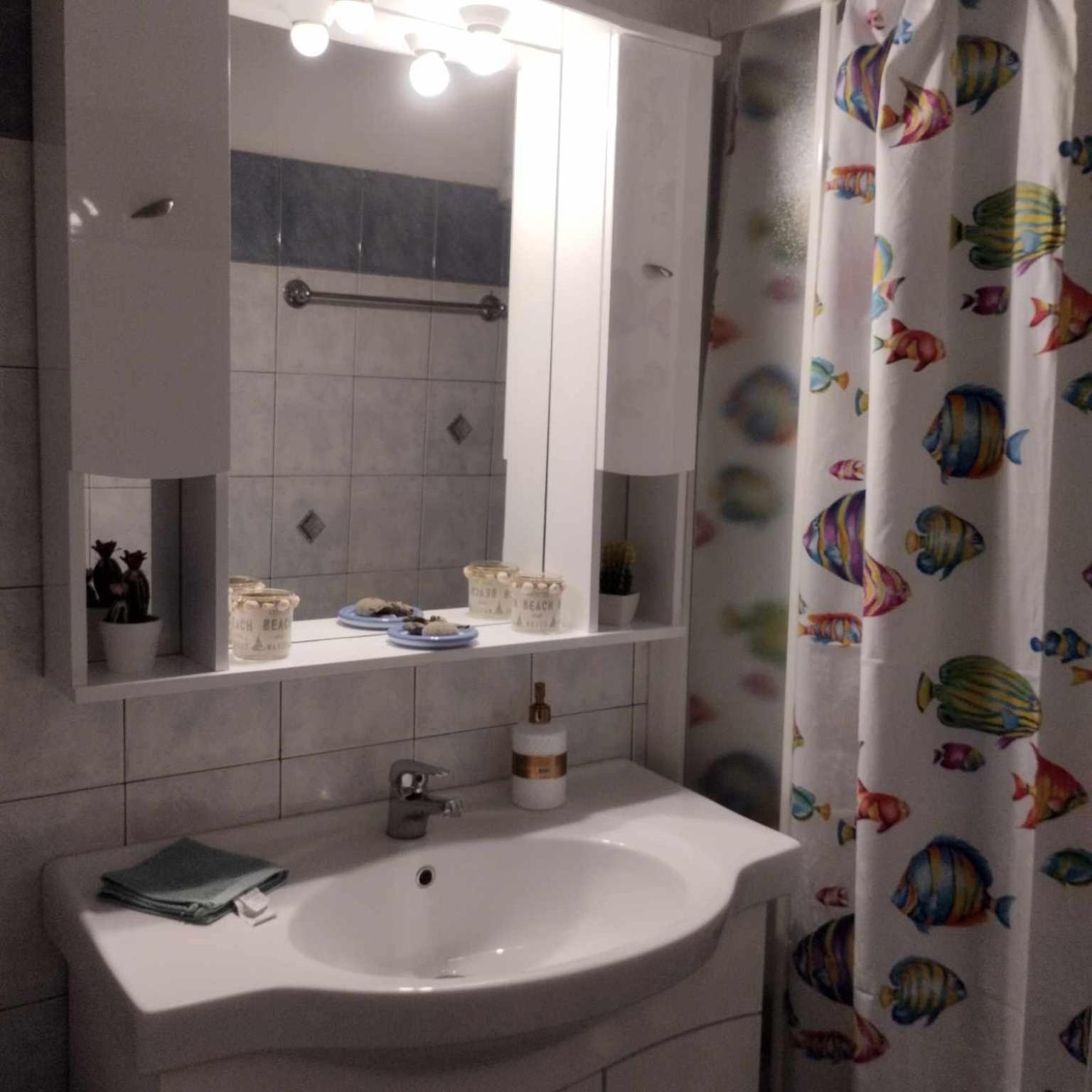 Small And Cosy Appartment- Piccolina 路特奇 外观 照片